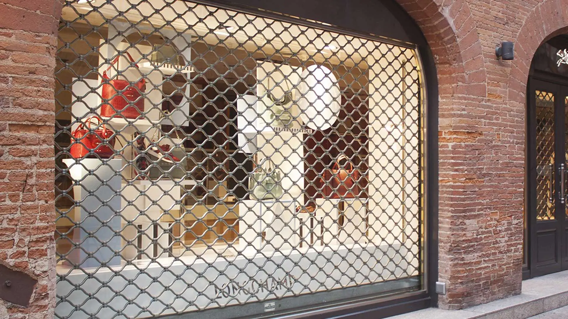 Dépannage rideau métallique commerce Lyon - intervention urgente Duvolay